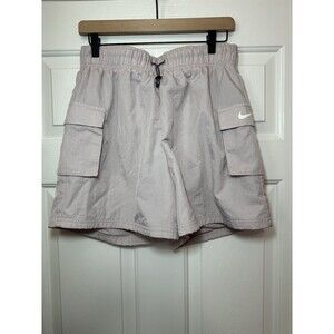 Size M Women's Nike Sportswear Essential Woven High-Rise Shorts DM6247-019